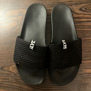 Black SLYDs American Eagle Brand Size 11